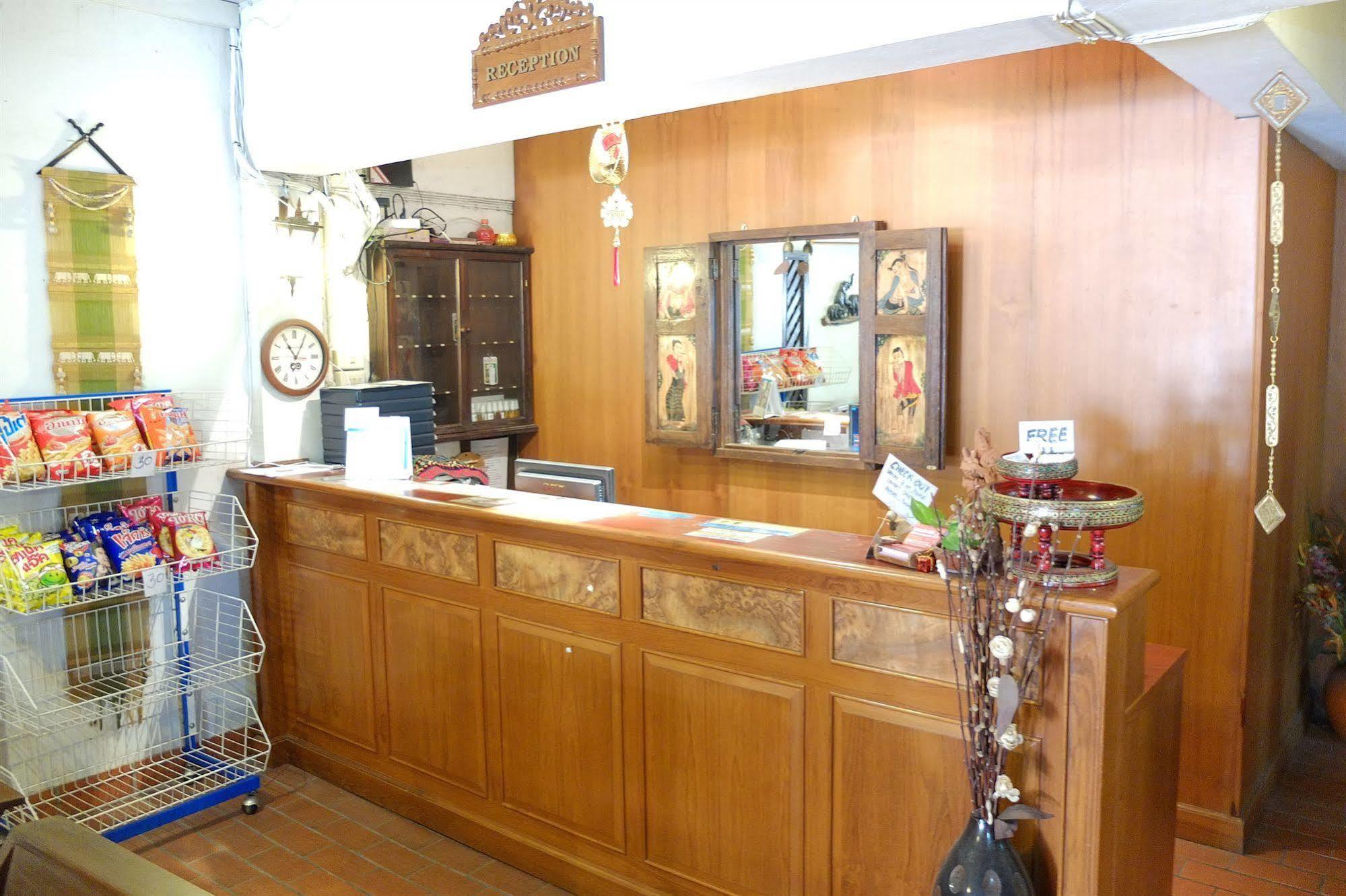 Bow Chiangmai House Hotel เชียงใหม่ ภายนอก รูปภาพ